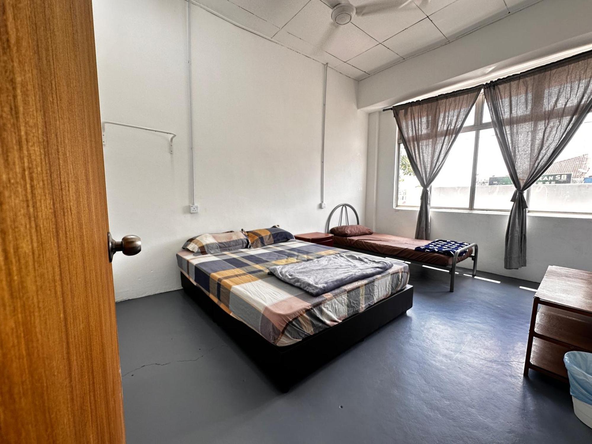 Jiaxin Dormitory - Puteri Wangsa 家馨旅舍 Улу-Тірам Екстер'єр фото